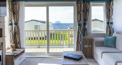 Modern, contemporary holiday home facing the sea.