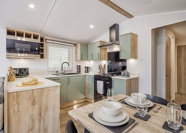 Fridge, oven, stovetop, toaster