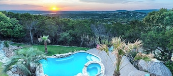 NEW - Modern Lake House~Private Pool/Spa~Lake Views