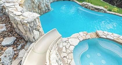 NEW - Modern Lake House~Private Pool/Spa~Lake Views