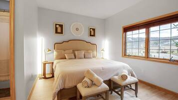 3 bedrooms, iron/ironing board, travel cot, free WiFi