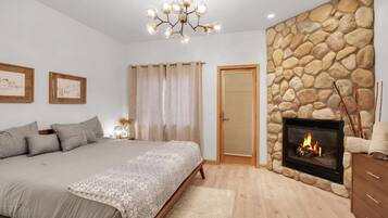 3 bedrooms, iron/ironing board, travel cot, free WiFi