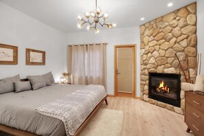 3 habitaciones, tabla de planchar con plancha y cuna de viaje 