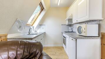 Fridge, oven, stovetop, toaster