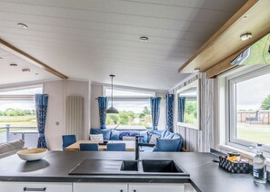 Unclassified image, 4 of 28, button