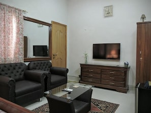 Deluxe Double Room | Free WiFi - Jannat Guest House (Hyderabad)