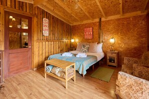 1 bedroom, travel cot, free WiFi, bed sheets