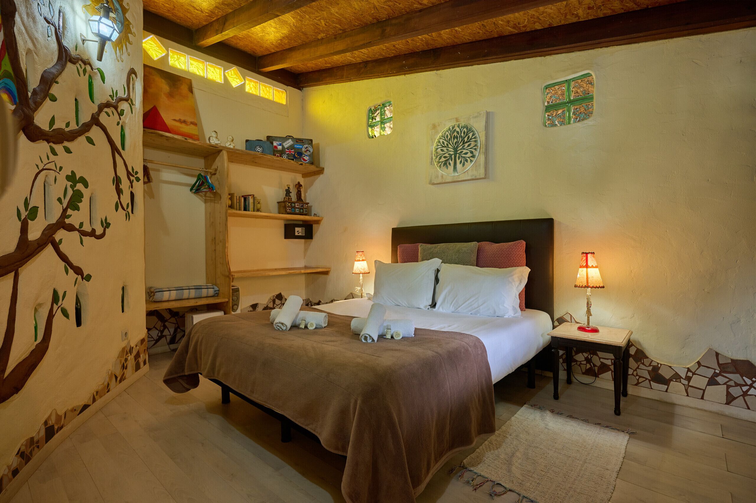 1 chambre, lit parapluie, Wi-Fi gratuit, draps fournis