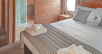 2 bedroom accommodation in Newport, Pembrokeshire