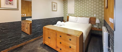 3 bedrooms, WiFi (free)
