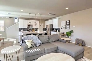 Smart TV, stereo, computer monitors