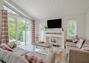 Living area - Rabbits Warren Lodge (Cannington)