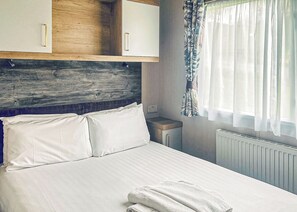 3 bedrooms - Excellent caravan with one double and two twin. (Mortonhall, Edinburgh)