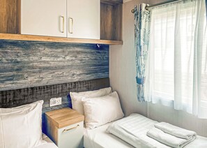 3 bedrooms - Excellent caravan with one double and two twin. (Mortonhall, Edinburgh)