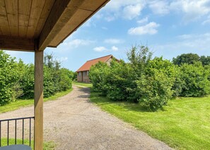 Property grounds - 2 bedroom accommodation in Palgrave, Diss (Palgrave, Diss)
