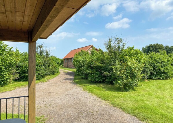 Property grounds - 2 bedroom accommodation in Palgrave, Diss (Palgrave, Diss)