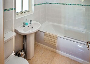 Bathroom - 2 bedroom accommodation in Palgrave, Diss (Palgrave, Diss)