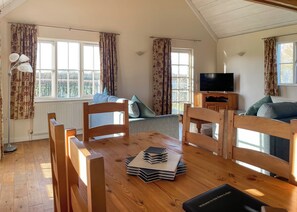 TV - 2 bedroom accommodation in Palgrave, Diss (Palgrave, Diss)