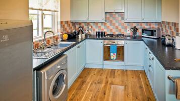 Fridge, oven, stovetop, toaster