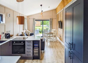 Kühlschrank, Ofen, Herdplatte, Geschirrspüler