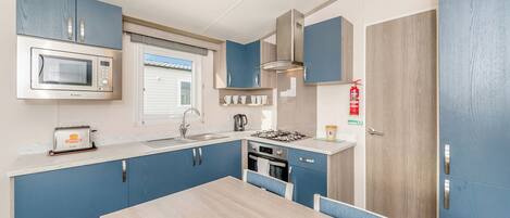 Fridge, oven, stovetop, toaster