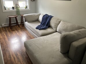 Living area - Romantic Cozy 1 bedroom house (Abington)