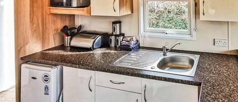 Fridge, oven, stovetop, toaster