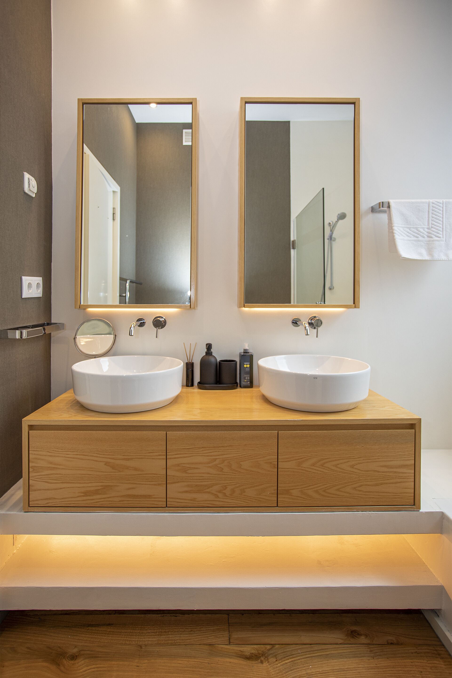 House | Bilik Mandi | Pengering rambut, tuala disediakan, sabun, syampu 