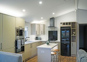 Fridge, oven, stovetop, toaster