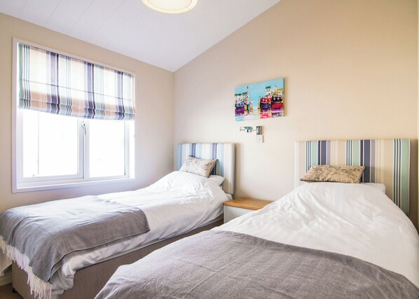 3 bedrooms, free WiFi - 1 bedroom accommodation in Carnmenellis, Nr Falmouth (Carnmenellis, Nr Falmouth)