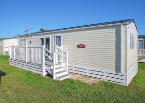 Exterior - New in 2017. Luxury 12ft-wide caravan. (Milford-on-Sea, Nr Lymington)