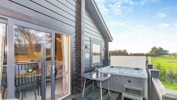 Bain à remous extérieur