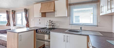 Kühlschrank, Ofen, Herdplatte, Toaster