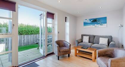 Bay Retreat Villa (sleeps 6)