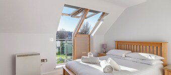 Bay Retreat Villa (sleeps 6)