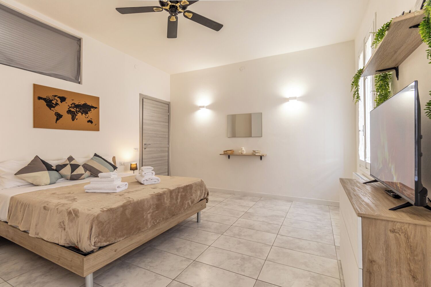 2 bedrooms, desk, iron/ironing board, WiFi