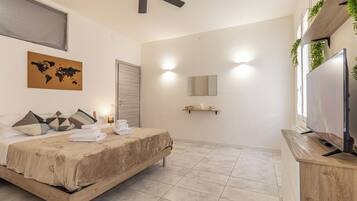 2 bedrooms, desk, iron/ironing board, WiFi