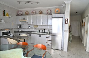 Fridge, microwave, oven, coffee/tea maker