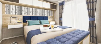 Luxury 2 bed Hot Tub Lodge (Pet)