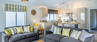Spacious and tastefully presented lodge perfect for a family retreat.