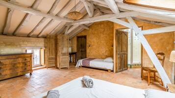 3 quartos, escrivaninha, berço de viagem, Wi-Fi de cortesia