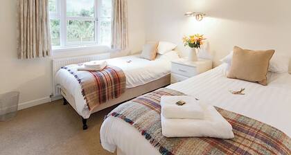 2 bedroom accommodation in Carnmenellis, Nr Falmouth