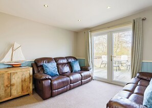 Living area - 3 bedroom accommodation in Pickering (Pickering)