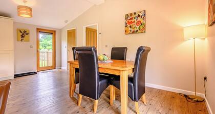Deluxe lodge offering the perfect romantic retreat.
