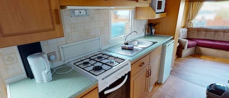 Fridge, oven, stovetop, toaster