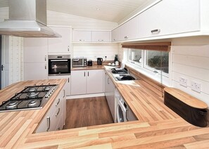 Oven - 3 bedroom accommodation in Woodham Walter, Maldon (Woodham Walter, Maldon)