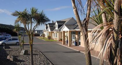Spacious and luxurious lodge situated on the sea front.