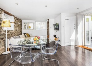 Dining - Apple Cottage is a firm favourite with our guests. (Watergate, Looe)
