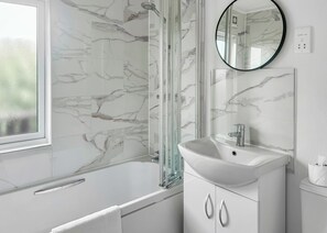 Towels - Country Lodge Four Spa (Tintagel)