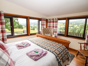 1 Schlafzimmer, individuell dekoriert, individuell eingerichtet